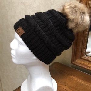 New Women’s CC Beanie hat with faux fur pom.  Black knit. One size.